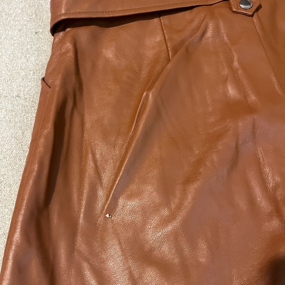 High Waist Tan Leather Women's Shorts - Picture 4 of 5